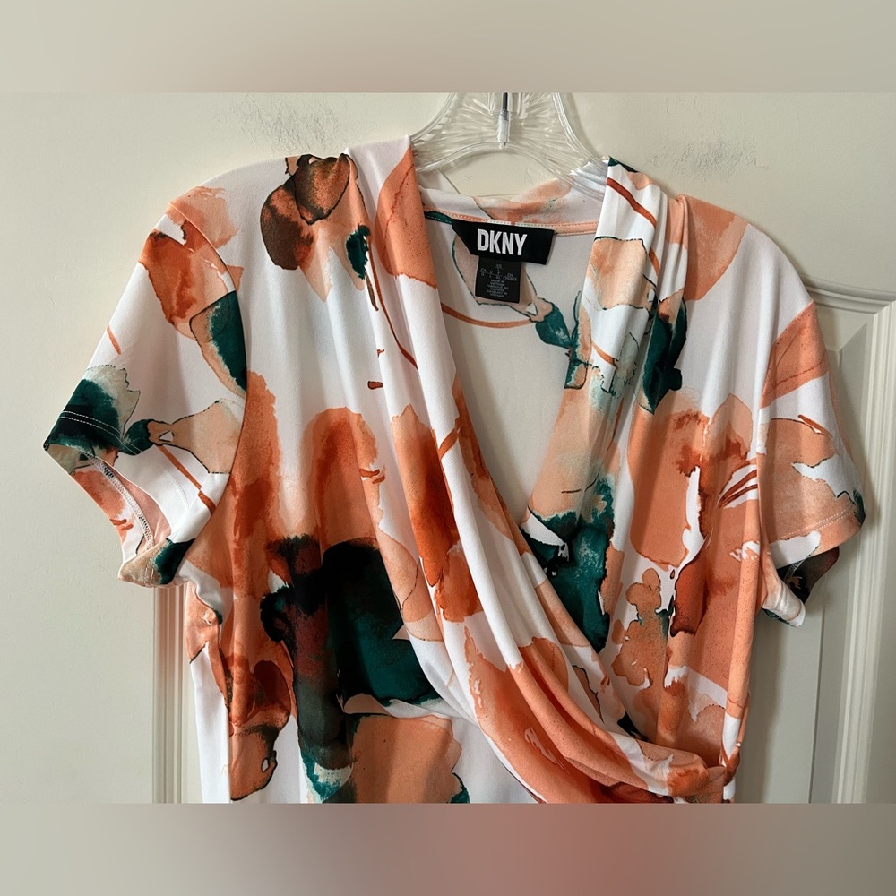 DKNY Women's Floral Wrap Blouse - Peach and Green Size Large - Picture 8 of 13